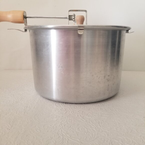 WHIRLEY POP Popcorn Popper Hand Crank Wabash Valley Farms Stovetop 6 Quart - Picture 6 of 14